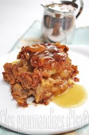 Gateau Pouding Aux Pommes Sauce Au Caramel Praline Bread Pudding Bread Pudding Pecan Bread Pudding Recipe