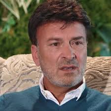 Tony carreira finalement de retour en concert en belgique le 5 mars 2022 au cirque royal à en 2018 tony a parcouru les plus grandes salles du monde commémorant ses 30 ans de carrière. Manuel Luis Goucha Brinca Com Polemica Com Marco Paulo Ja Parecias O Outro O Programa E Meu