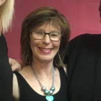 100+ perfiles de «Handley»