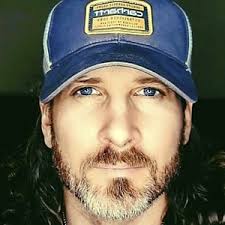 Andrew Flanagan's Instagram, Twitter & Facebook