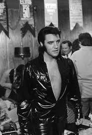 Pin By Beverly Burnett On The Man The Myth The Legend Elvis Presley Elvis Presley Photos Elvis Elvis Presley