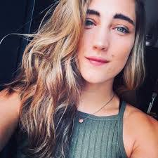 Sarah Rath's Instagram, Twitter & Facebook