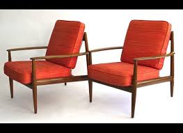An Open Letter To Everyone Selling Furniture On Craigslist Furniture Selling Furniture Mid Century Modern Chair