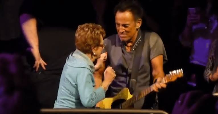 Bruce Springsteen Dances With His 90-Year-Old Mother At Madison Square  Garden