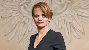 Jadwiga emilewicz urodziła się 27 sierpnia 1974 w krakowie jako córka antoniego i zdzisławy szylerów. Jadwiga Emilewicz Minister Rozwoju Rodzina Ojciec Matka Maz I Dzieci Jadwigi Emilewicz