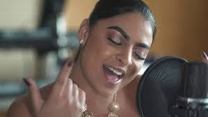 Amanda Jay's Instagram, Twitter & Facebook