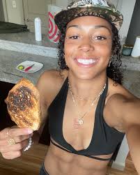 laci (@lacilewiss) • Instagram photos and videos