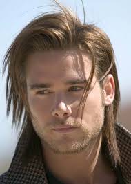Long hair on men looks great if the hair is medium to thick in density. Pin On Hotness
