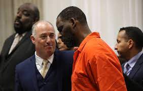 Kelly was raised by his mother, joann, a single parent struggling to make a living on the city's south side. Prosecutor Calls R Kelly A Predator As Singer S Sexual Abuse Trial In New York Begins