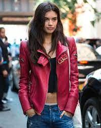 Women S Red Leather Biker Jacket Black Cropped Top Blue Skinny Jeans White Canvas Tote Bag Nyfw Street Style Street Style Fashion