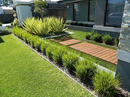 Planting flowers along the side of your house, edging. 65 Homely Low Maintenance Front Yard Landscaping Ideas On A Budget