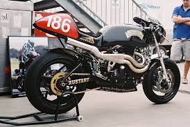 Irving vincent, outstanding professor at nyu, onerace films filmmaker and father of actor vin diesel, shares his experiences in providing a master of produc. Irving Vincent Black Lightning 1300cc A Lightning Motorcycle Vincent Motorcycle Classic Motorcycles