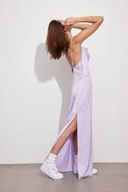 Den har nogle dejligt bløde elastiske kanter og behagelige stropper. Shop Maxi Kjoler I Mange Styles Hos Envii Hurtig Levering
