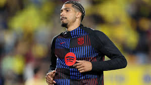 Araujo pica en el truco o trato de Laporta, Deco y Flick