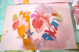 Lihat ide lainnya tentang bunga, bunga kertas, tutorial bunga kertas. Bermain Warna Warni Seru Dengan Kertas Krep Bersama Si Kecil Kumparan Com