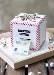 Drucken sie die vorlage auf einfachem druckerpapier aus:. Diy Geld Druck Maschine Geld Geschenk Fur Weihnachten Oder Geburtstag Trytrytry