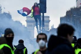 À l'issue de ce premier weekend de mobilisation des gilets jaunes, certains souhaitent déjà recommencer dans une semaine. Gilets Jaunes Incidents A Paris Le Gouvernement Accuse L Ultradroite Et Marine Le Pen Loop News