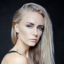 Angela Kuhl's Instagram, Twitter & Facebook