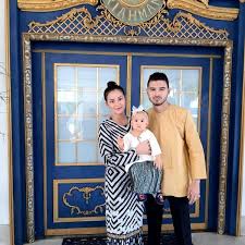 Susulan dengan pelantikan itu, nama tengku ampuan pahang, tunku hajah azizah aminah apatah lagi kini baginda secara rasminya bergelar raja permaisuri agong! 14 Istana Sultan Kehidupan Kerabat Malaysia Yang Mewah Belaka