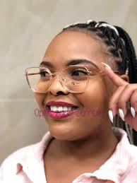 Available In pink ,champagne and clear Comes with a blue block lens K350  only WhatsApp 0764530594