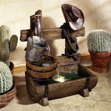 Gartenbrunnen Selber Bauen 17 Einfache Und Originelle Ideen Zur Inspiration Gartenbrunnen Zimmerbrunnen Kleine Brunnen