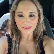 𝐌𝐮𝐬𝐭 𝐓𝐫𝐲 𝐊𝐨𝐫𝐞𝐚𝐧 𝐒𝐭𝐞𝐰! 𝐊𝐢𝐦𝐜𝐡𝐢 𝐉𝐣𝐢𝐠𝐚𝐞  (𝐊𝐢𝐦𝐜𝐡𝐢 𝐒𝐭𝐞𝐰) 1 to 2 cups kimchi 100 grams pork sukiyaki 1 tbsp  sesame oil Half onion, chopped 4-5 cloves garlic, chopped 1 tbsp gochujang  paste