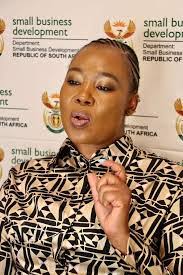 Kelly Kaizer's Instagram, Twitter & Facebook