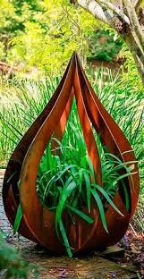 Broadcroft Design Creative Metalwork Sunshine Coast Australia Metal Flower Pots Metal Garden Art Garden Art
