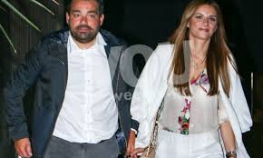 10 απριλίου 1986) είναι ελληνίδα παρουσιάστρια, blogger και ραδιοφωνική παραγωγός. Elenh Tsolakh Paylos Petroylakhs O Paramy8enios Xwros De3iwshs Kai O Entypwsiakos Stolismos Photos Clickmag Gr