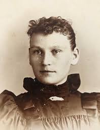 Today is the wedding day for Augusta and Charles Axen ♥️ My great  grandparents. They were married