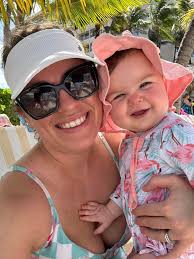 What means of travel do you take from the airport in Aruba?