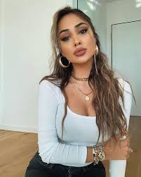 Aksüyek was born in karşıyaka. Dilara Instagram 17 Best Images About Beauty S On Pinterest Her Hair