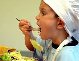 Kids learn nutrition in the kitchen at Virtua