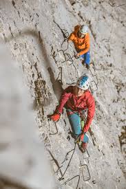 Diese bergtour durch die höllentalklamm und den wunderschönen höllentalanger mit zugspitze durch das höllental. Klettersteige Fur Anfanger 5 Touren Fur Spass Genuss Bergzeit Magazin