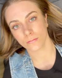 She loved her left brow and the straight up fluff she naturally had in the  front, so we mimicked that