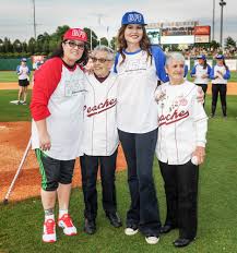 Tom hanks, geena davis, madonna and others. A League Of Their Own Cast Reunites For Softball Game Instyle