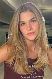 Emma Crouse's Instagram, Twitter & Facebook