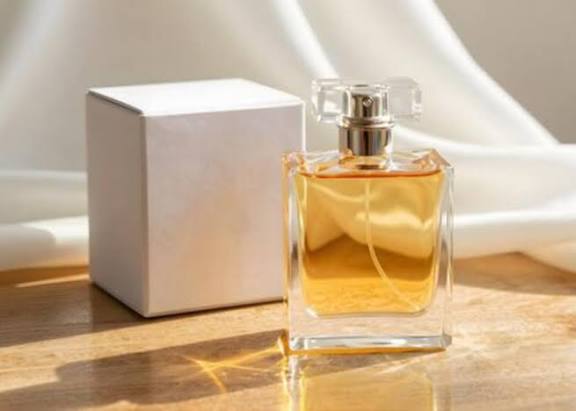 Bikin Dia Terpikat dengan Wangi Parfum Cewek yang Cocok Buat First Date! Kamu Wajib Tahu!