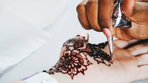 Henna paste is applied to the skin in the pattern of your choice and slowly leaves behind a stain as the paste dries. Teen Gets Chemical Burns From Black Henna Tattoo Teen Vogue
