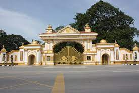 The site of this mosque was the cemetery of kedah warriors who had died while defending kedah from the siamese in 1821. Istana Anak Bukit Kedah Mapio Net