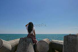 Gambar foto keren perempuan dari belakang sumber : Pandangan Belakang Wanita Cantik Di Tepi Laut Gambar Unduh Gratis Imej 501178927 Format Jpg My Lovepik Com