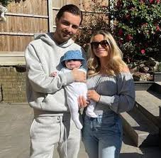 Kimmence previously dated dani before she entered the love island villa in 2018, and the couple rekindled their romance in 2019 after dani's split from jack fincham. Bpgovv1nltuqtm