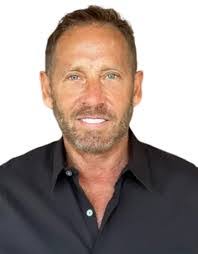 Hayley Denman's Instagram, Twitter & Facebook