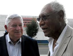 Willie Mays statue honors Don Logan, Birmingham Barons