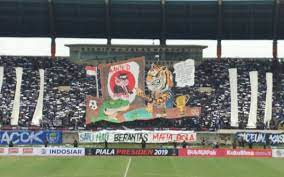 Kali ini pertandingan antara kesebelasan persib bandung menjamu kesebelasan pss sleman di stadion si jalak harupat, bandung. Ini Imbauan Dinkes Bagi Bobotoh Yang Menonton Persib Vs Pss Sleman Di Stadion Jpnn Com