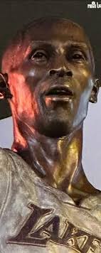 Kobe Bryant's statue is inspired by his pose after his 81-point game in  2006 👏 Los Angeles Lakers