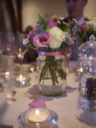 Los centros de mesa forman parte muy importante de la decoración de una boda y si tu aún no encuentras los arreglos perfectos para tu boda, llegaste al lugar indicado. Centros De Mesa Sencillos Para Boda Bellos Disea Os Mesas De Boda Centros De Mesa Para Boda Centros De Mesa Sencillos Para Boda