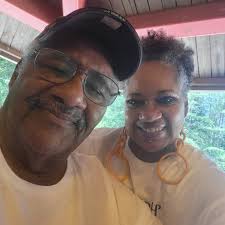 Yolanda Ellison (@yogithecomedian) • Instagram photos and videos