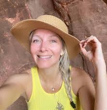 Karina Grant's Instagram, Twitter & Facebook