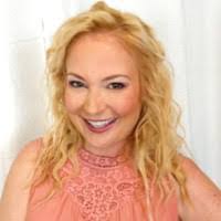 Ashley Garton's Instagram, Twitter & Facebook